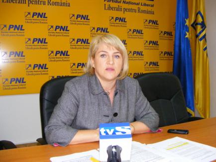 Lucia Varga se plânge că ministrul Funeriu e neserios în problema concedierilor din Educaţie